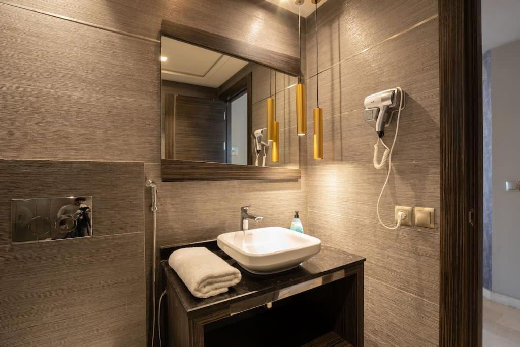 #56 Maarif Racine Urban Massira Near Twin Center Appartement Casablanca Buitenkant foto