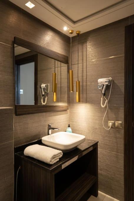 #56 Maarif Racine Urban Massira Near Twin Center Appartement Casablanca Buitenkant foto
